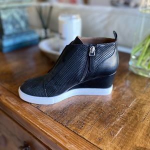 Paola boots brand new never worn